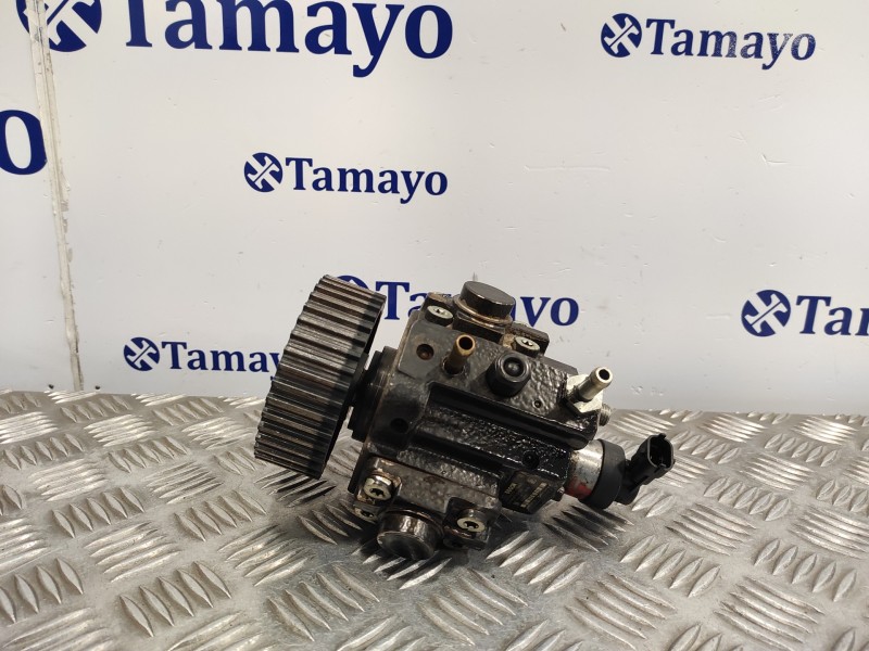 Recambio de bomba inyeccion para opel astra j lim. 2.0 16v cdti referencia OEM IAM 0445010193  55571005