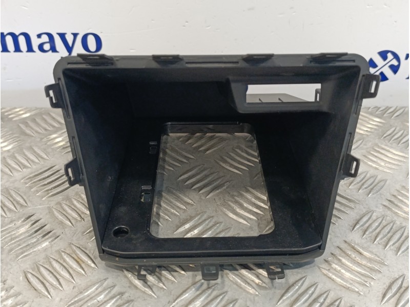 Recambio de moldura para volkswagen polo 1.0 tsi referencia OEM IAM 2G1857925C  