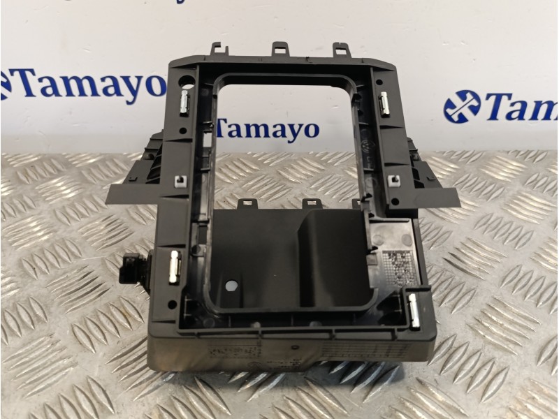 Recambio de moldura para volkswagen polo 1.0 tsi referencia OEM IAM 2G1857925C  