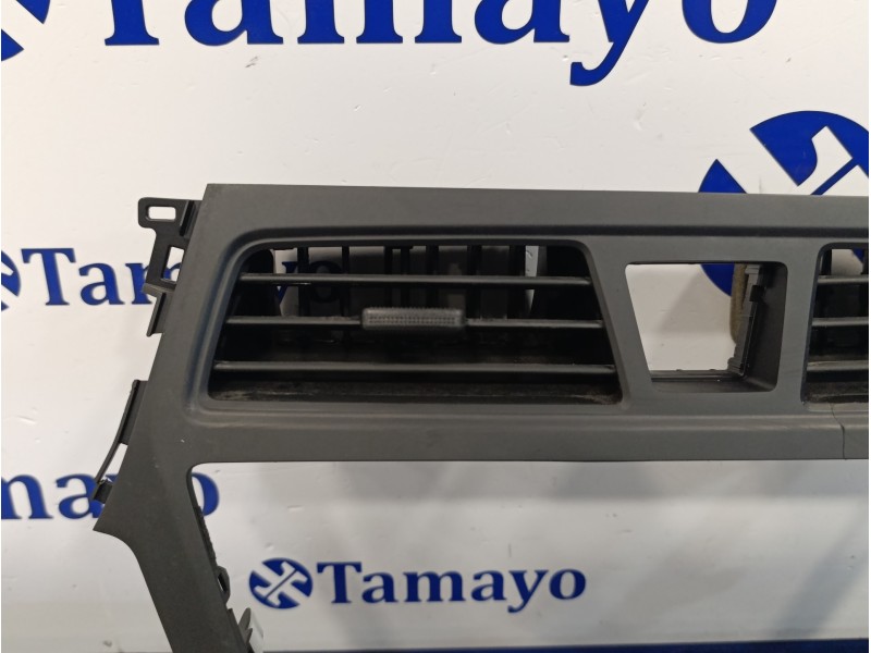 Recambio de rejilla aireadora para hyundai i20 1.2 16v cat referencia OEM IAM 84740C8100  