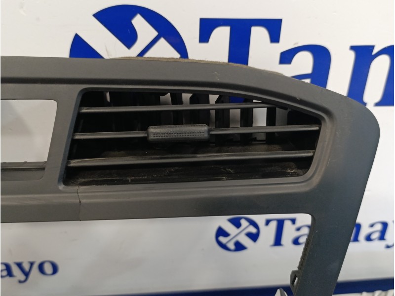 Recambio de rejilla aireadora para hyundai i20 1.2 16v cat referencia OEM IAM 84740C8100  