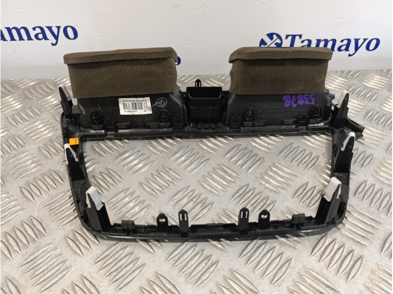 Recambio de rejilla aireadora para hyundai i20 1.2 16v cat referencia OEM IAM 84740C8100  