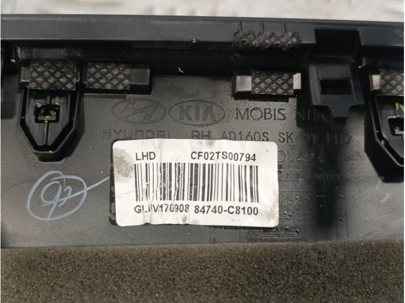 Recambio de rejilla aireadora para hyundai i20 1.2 16v cat referencia OEM IAM 84740C8100  