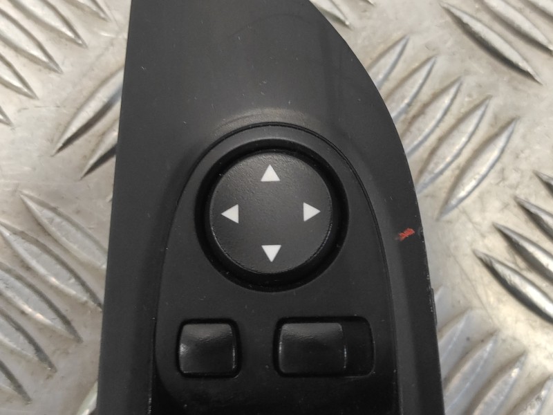 Recambio de mando elevalunas delantero izquierdo para bmw serie 6 coupe (f13) (....) 3.0 turbodiesel referencia OEM IAM 9209653 