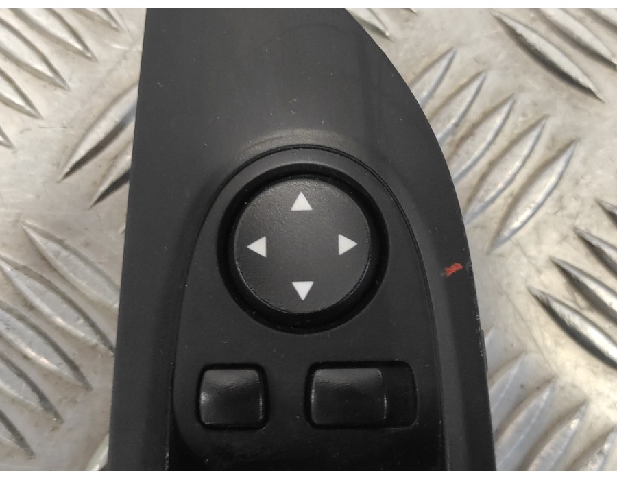 Recambio de mando elevalunas delantero izquierdo para bmw serie 6 coupe (f13) (....) 3.0 turbodiesel referencia OEM IAM 9209653 
