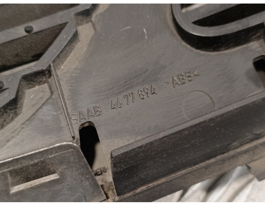 Recambio de rejilla delantera para saab 9-3 berlina 2.2 16v tid cat referencia OEM IAM 4677894  4676490