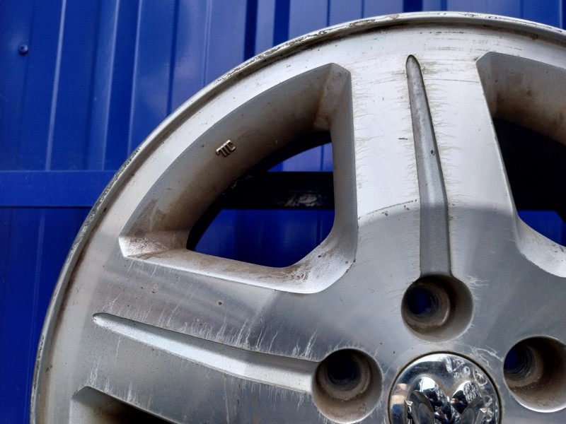 Recambio de llanta para dodge caliber 2.0 16v crd cat referencia OEM IAM 05191765AB  