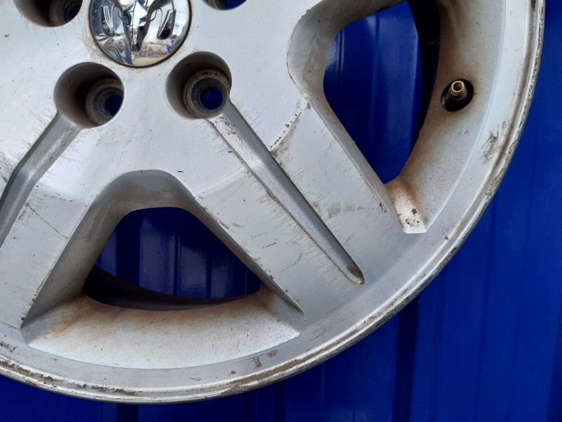 Recambio de llanta para dodge caliber 2.0 16v crd cat referencia OEM IAM 05191765AB  