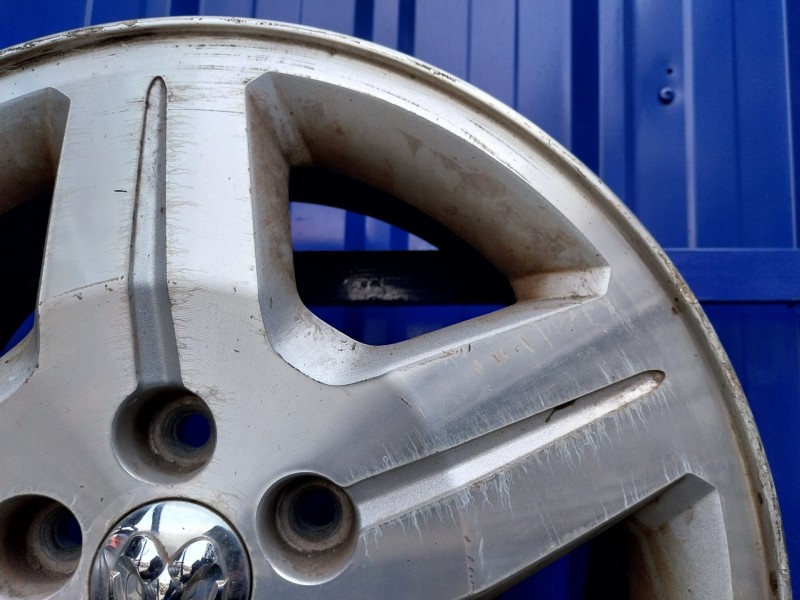 Recambio de llanta para dodge caliber 2.0 16v crd cat referencia OEM IAM 05191765AB  