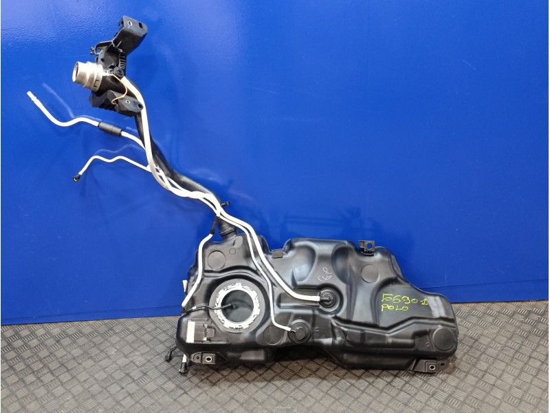 Recambio de deposito combustible para volkswagen polo 1.0 tsi referencia OEM IAM 2Q0201085A 2Q0442 2Q020101