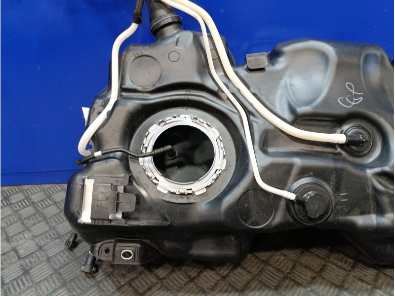 Recambio de deposito combustible para volkswagen polo 1.0 tsi referencia OEM IAM 2Q0201085A 2Q0442 2Q020101