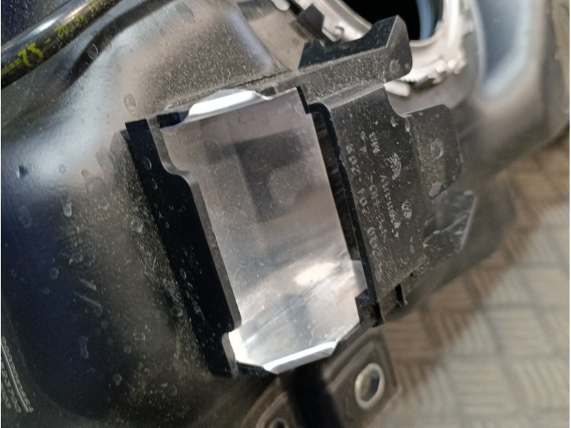 Recambio de deposito combustible para volkswagen polo 1.0 tsi referencia OEM IAM 2Q0201085A 2Q0442 2Q020101