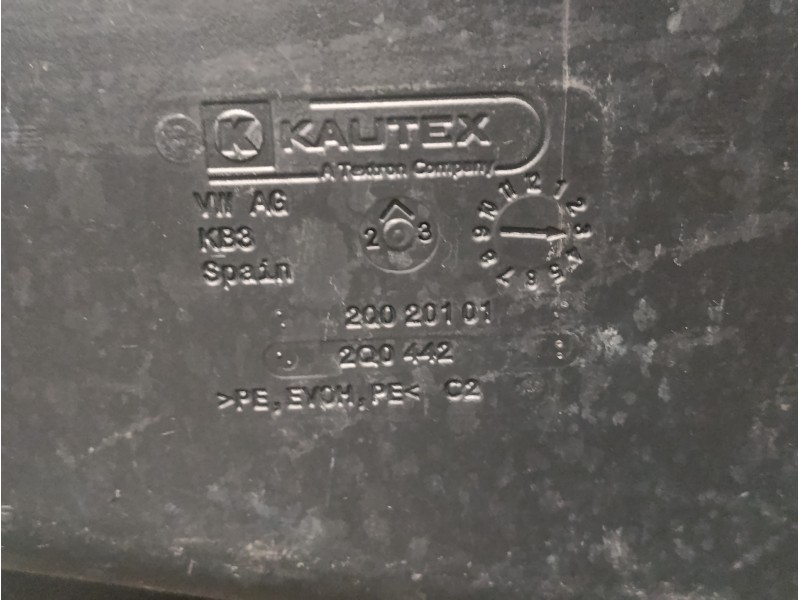 Recambio de deposito combustible para volkswagen polo 1.0 tsi referencia OEM IAM 2Q0201085A 2Q0442 2Q020101