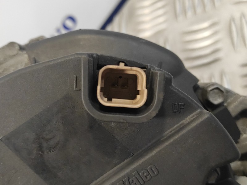 Recambio de alternador para volvo s40 berlina 1.9 diesel cat referencia OEM IAM 8200162474 2542653A SG12B071