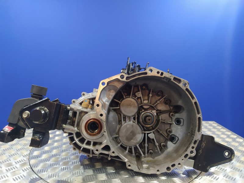 Recambio de caja cambios para kia carnival 2.9 crdi cat referencia OEM IAM J3  