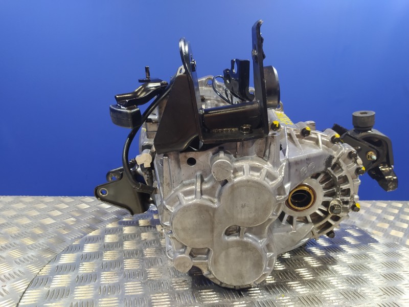 Recambio de caja cambios para kia carnival 2.9 crdi cat referencia OEM IAM J3  