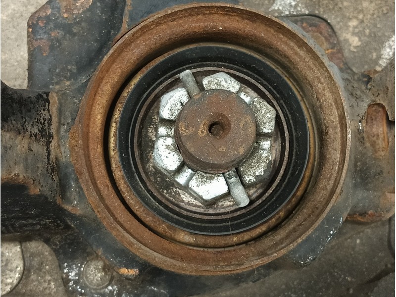 Recambio de mangueta delantera izquierda para piaggio porter 1.4d referencia OEM IAM   