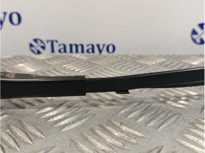 Recambio de brazo limpia delantero izquierdo para peugeot 3008 1.2 12v e-thp referencia OEM IAM 9810664880  
