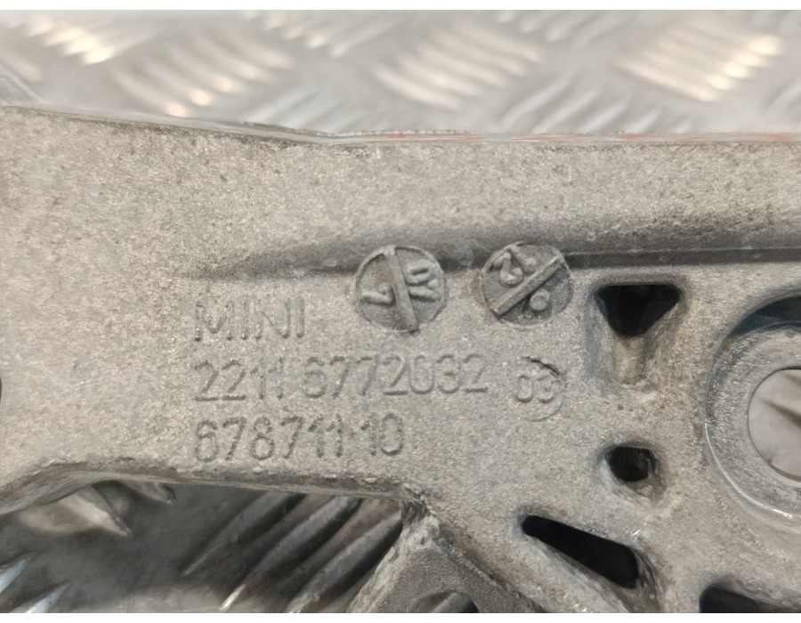 Recambio de soporte motor derecho para mini mini (r56) 1.4 16v cat referencia OEM IAM 22116772032  