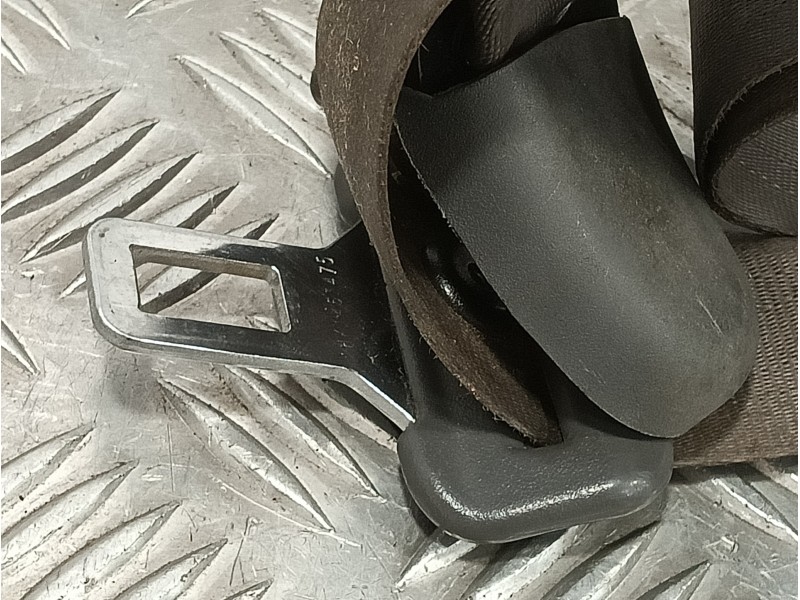 Recambio de cinturon seguridad delantero derecho para kia rio 1.5 crdi referencia OEM IAM 888801G100  