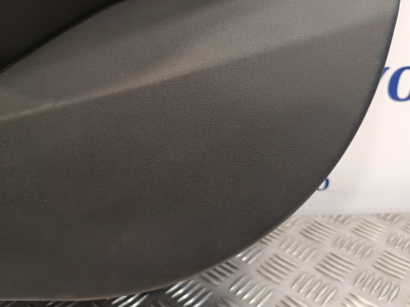 Recambio de guarnecido puerta delantera derecha para peugeot 208 1.2 12v e-vti referencia OEM IAM 96763525ZD  491100112819