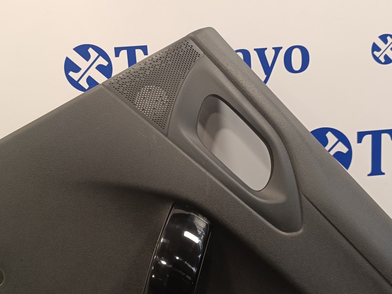 Recambio de guarnecido puerta trasera izquierda para peugeot 208 1.2 12v e-vti referencia OEM IAM 96763547ZD  491100112854