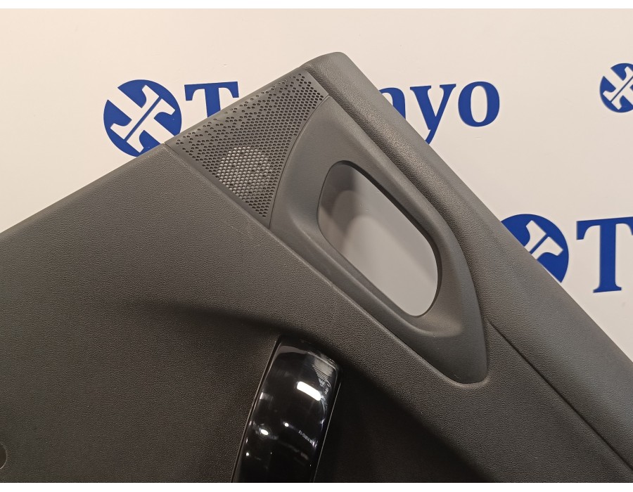 Recambio de guarnecido puerta trasera izquierda para peugeot 208 1.2 12v e-vti referencia OEM IAM 96763547ZD  491100112854