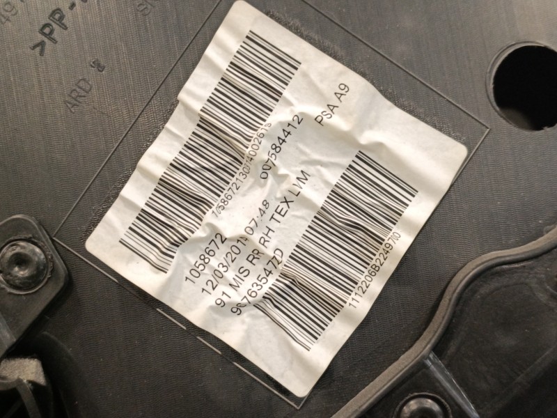 Recambio de guarnecido puerta trasera izquierda para peugeot 208 1.2 12v e-vti referencia OEM IAM 96763547ZD  491100112854