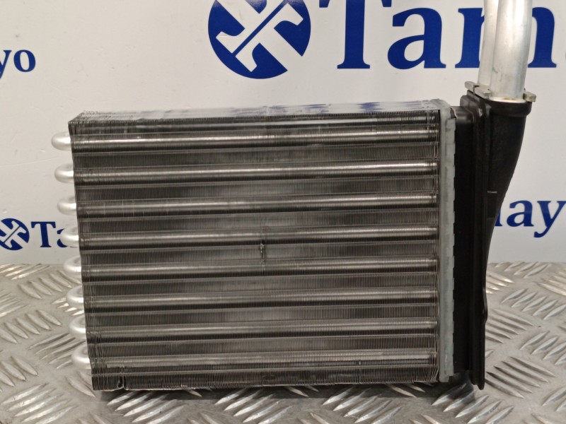 Recambio de radiador calefaccion / aire acondicionado para peugeot 208 1.2 12v e-vti referencia OEM IAM   