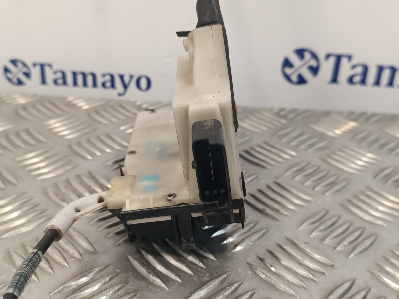 Recambio de cerradura puerta trasera derecha para peugeot 208 1.2 12v e-vti referencia OEM IAM   