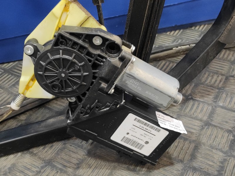 Recambio de elevalunas delantero izquierdo para volkswagen touareg (7l6) 2.5 tdi dpf referencia OEM IAM 7L0959701N 102236XXX 7L0