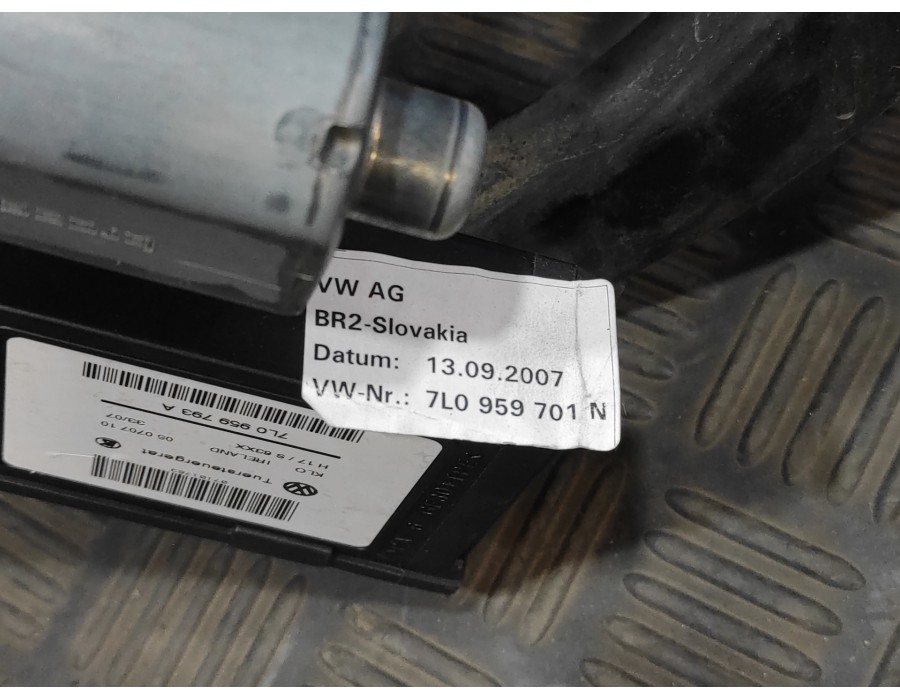 Recambio de elevalunas delantero izquierdo para volkswagen touareg (7l6) 2.5 tdi dpf referencia OEM IAM 7L0959701N 102236XXX 7L0