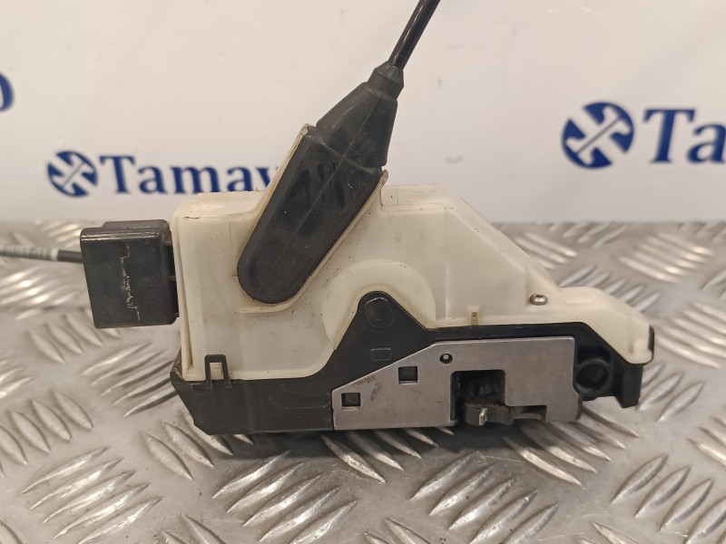 Recambio de cerradura puerta delantera derecha para peugeot 208 1.2 12v e-vti referencia OEM IAM   