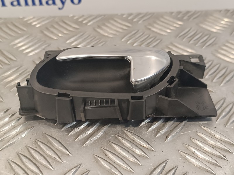 Recambio de maneta interior delantera izquierda para peugeot 208 1.2 12v e-vti referencia OEM IAM 96555518VV  