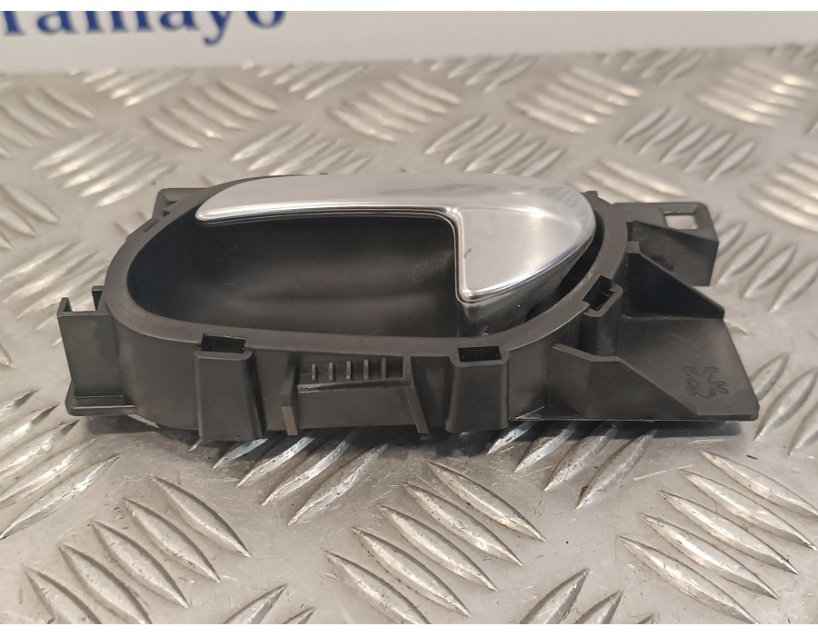 Recambio de maneta interior delantera izquierda para peugeot 208 1.2 12v e-vti referencia OEM IAM 96555518VV  