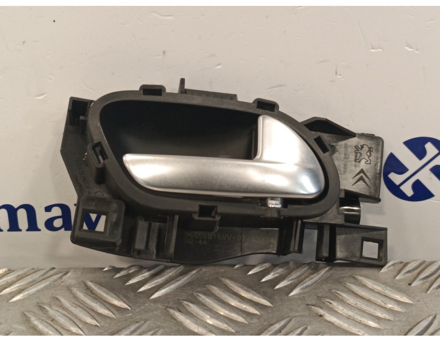 Recambio de maneta interior delantera derecha para peugeot 208 1.2 12v e-vti referencia OEM IAM 96555516VV  
