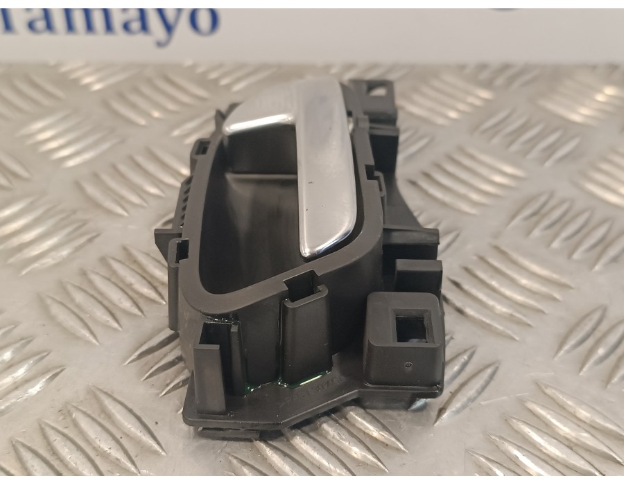 Recambio de maneta interior delantera derecha para peugeot 208 1.2 12v e-vti referencia OEM IAM 96555516VV  