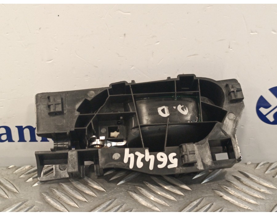 Recambio de maneta interior delantera derecha para peugeot 208 1.2 12v e-vti referencia OEM IAM 96555516VV  