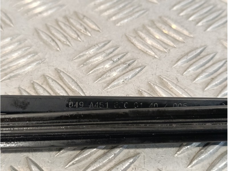 Recambio de brazo limpia delantero derecho para smart fortwo coupe 0.8 cdi referencia OEM IAM A4518200140  