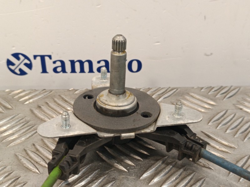 Recambio de elevalunas trasero derecho para peugeot 208 1.2 12v e-vti referencia OEM IAM 9673153880 32559000 A002C501