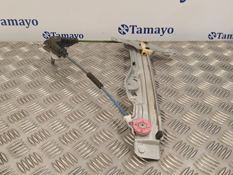 Recambio de elevalunas trasero derecho para peugeot 208 1.2 12v e-vti referencia OEM IAM 9673153880 32559000 A002C501