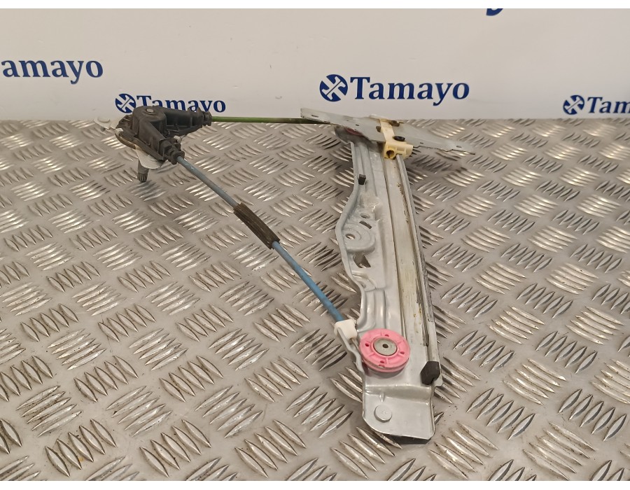 Recambio de elevalunas trasero derecho para peugeot 208 1.2 12v e-vti referencia OEM IAM 9673153880 32559000 A002C501