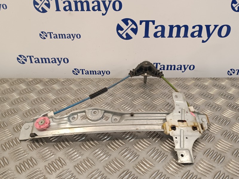 Recambio de elevalunas trasero derecho para peugeot 208 1.2 12v e-vti referencia OEM IAM 9673153880 32559000 A002C501