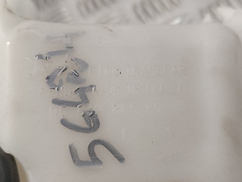 Recambio de deposito limpia para peugeot 208 1.2 12v e-vti referencia OEM IAM 9683988080  