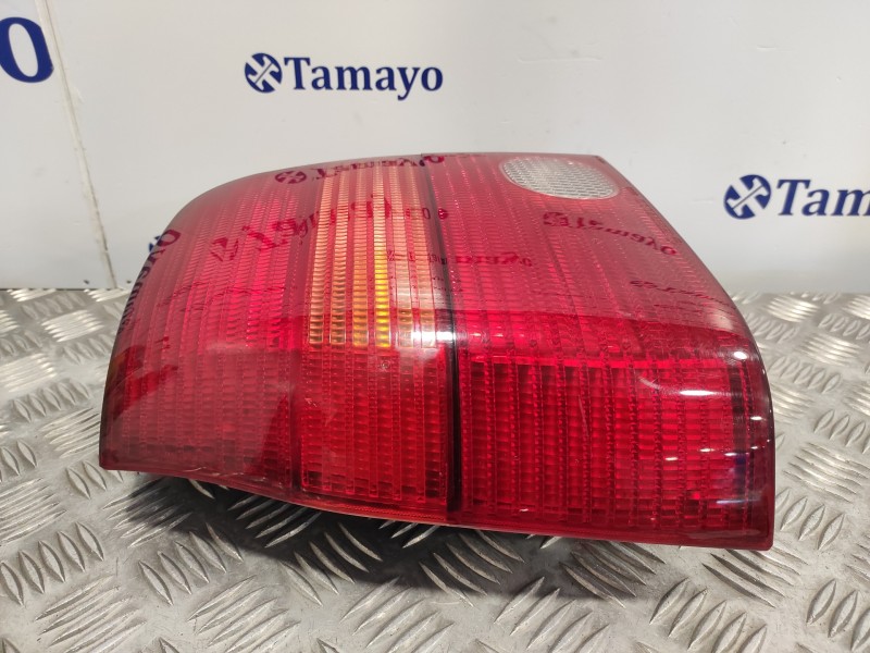 Recambio de piloto trasero izquierdo para volkswagen lupo (6x1/6e1) 1.4 16v referencia OEM IAM 38030748  