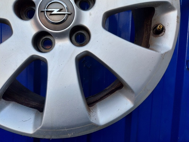 Recambio de llanta para opel insignia berlina 2.0 cdti cat referencia OEM IAM 13235010  