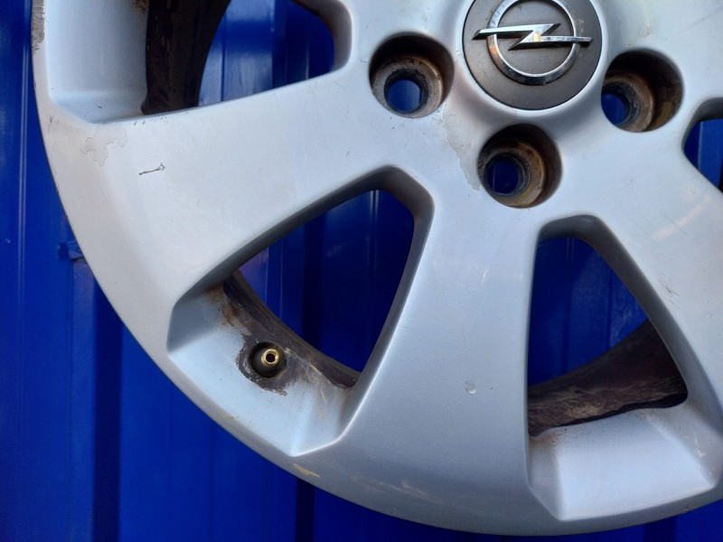 Recambio de llanta para opel insignia berlina 2.0 cdti cat referencia OEM IAM 13235010  