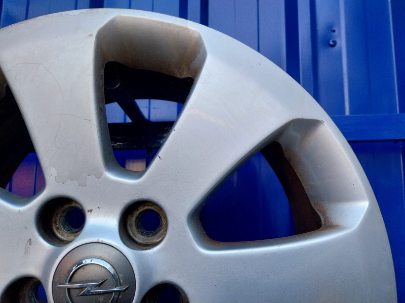 Recambio de llanta para opel insignia berlina 2.0 cdti cat referencia OEM IAM 13235010  