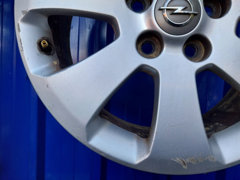 Recambio de llanta para opel insignia berlina 2.0 cdti cat referencia OEM IAM 13235010  