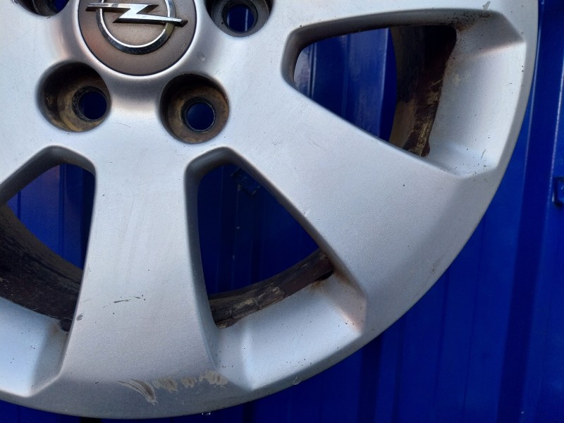 Recambio de llanta para opel insignia berlina 2.0 cdti cat referencia OEM IAM 13235010  